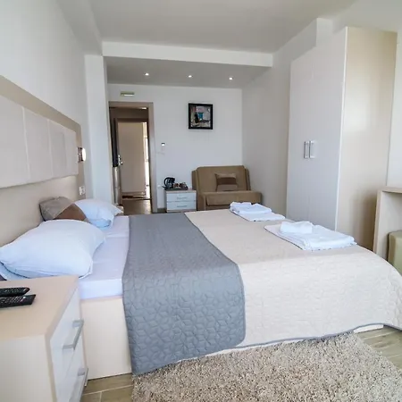 Orca Apartment *